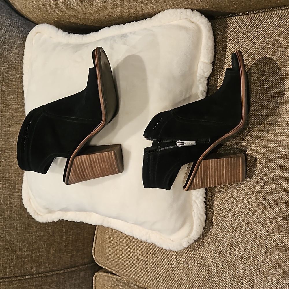 Vince Camuto black suede shoes
